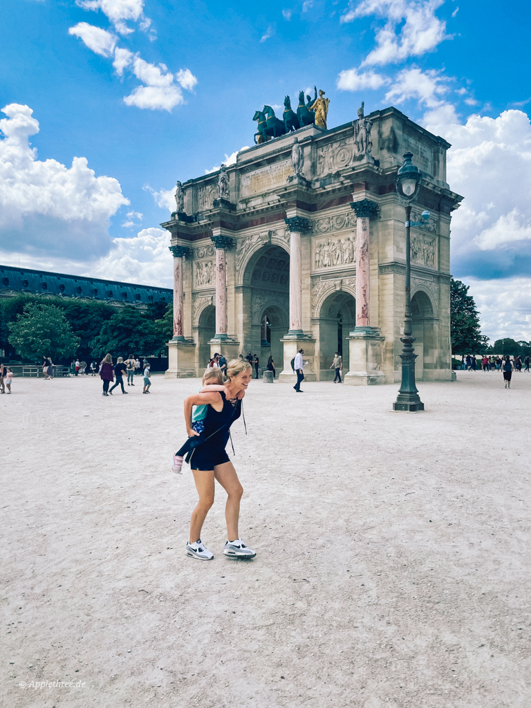 Paris Louvre und Co. Applethree Food Travel Games