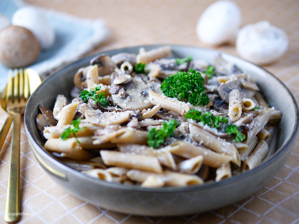 Pasta mit Pilzen und Knoblauch - Applethree - Food | Travel | Games
